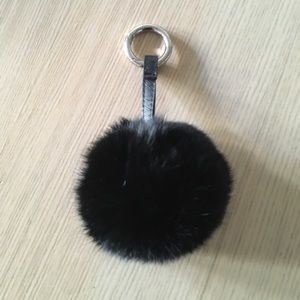 Black fur pompon keychain